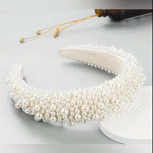 Elegant Pearl Embellished Headband